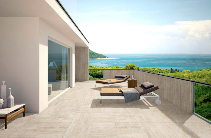 terrazza pavimentata e rivestita travertino gres