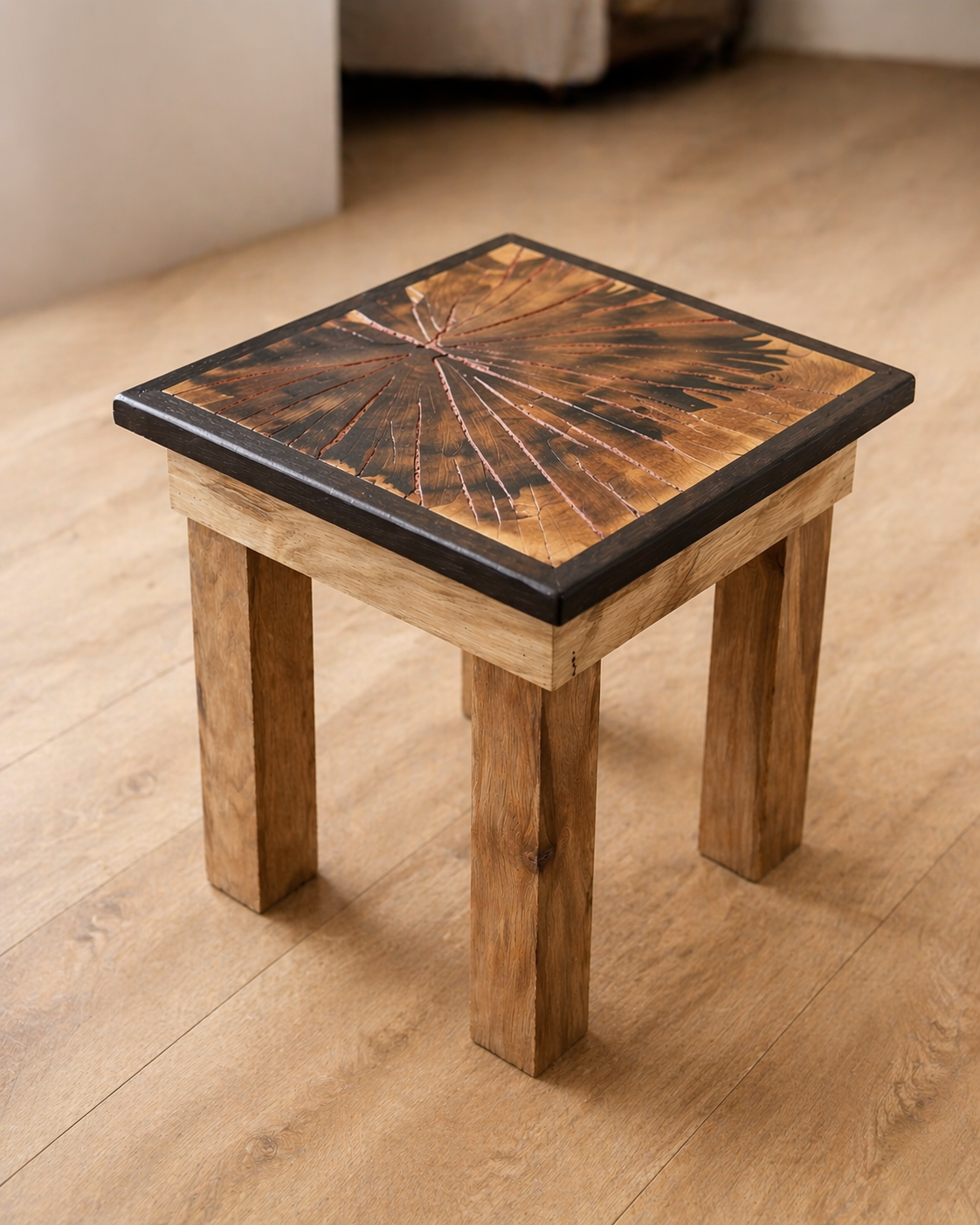 sgabello in legno